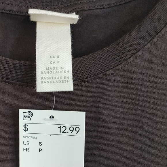 NWT Graphic tee - Picture 3 of 3